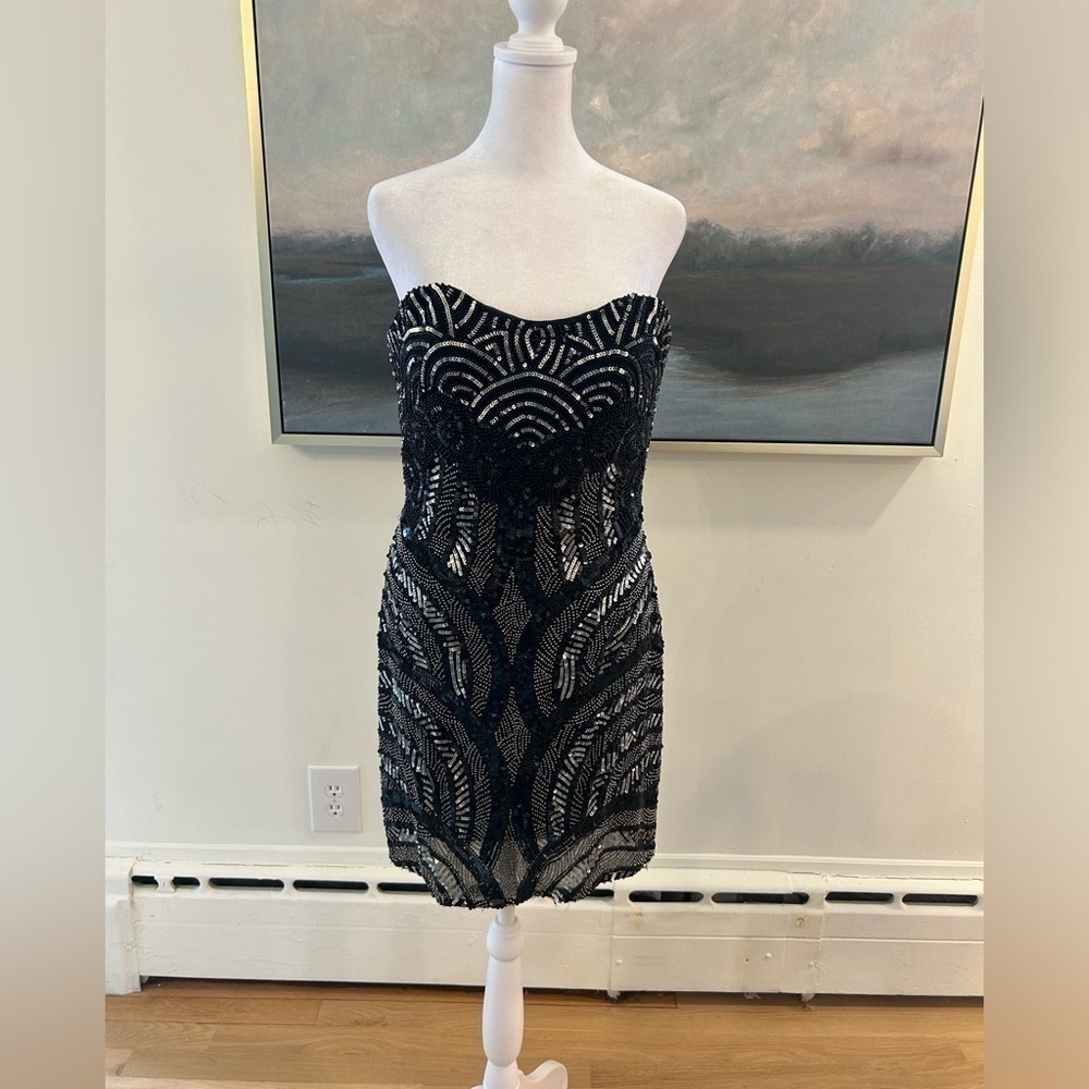 NWOT SCALA Hand Beaded Strapless Dress (Size 8, Fits smaller, P2P 17 inches) - Picture 3 of 15